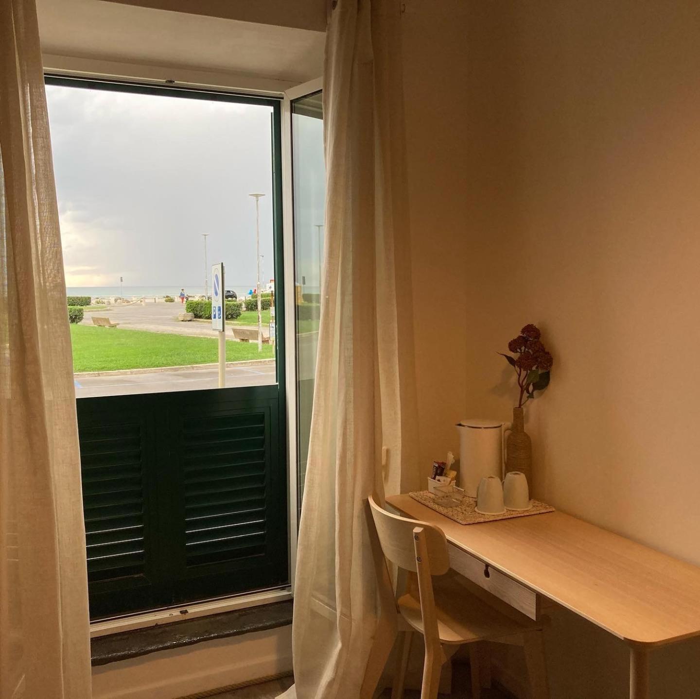 Sunrise Bed & Breakfast Marina Di Pisa Oda fotoğraf